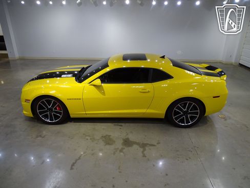 Used 2010 Chevrolet Camaro SS w/ RS Package image 5