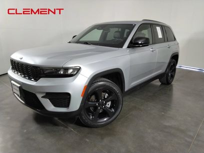 Used 2023 Jeep Grand Cherokee Altitude