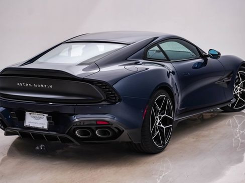 Used 2025 Aston Martin Vanquish image 12