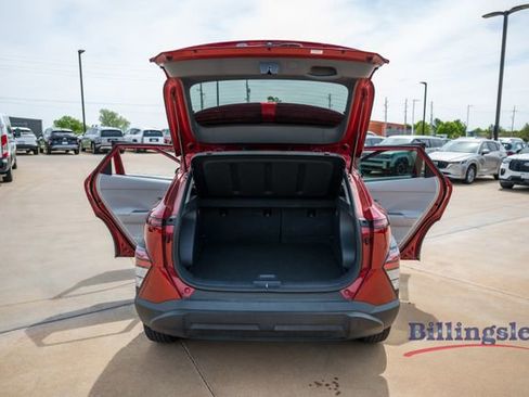Used 2025 Hyundai Kona SEL FWD image 16