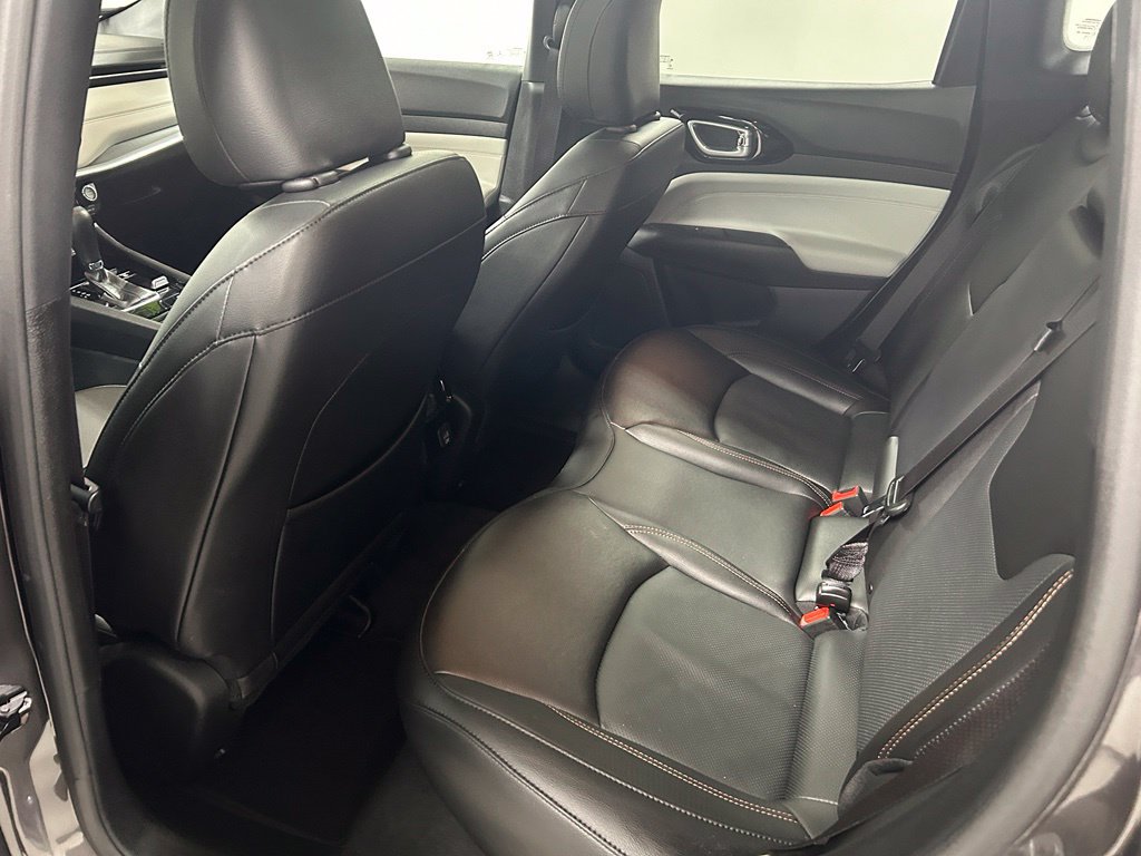 Used 2023 Jeep Compass Limited w/ Sun and Sound Group AWD/4WD image 15