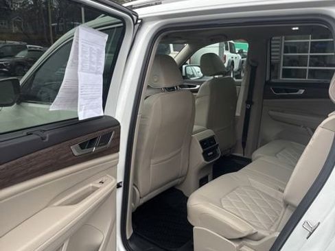Used 2024 Volkswagen Atlas SEL Premium R-Line image 20