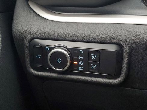 Used 2023 Ford Explorer XLT w/ Equipment Group 202A image 24