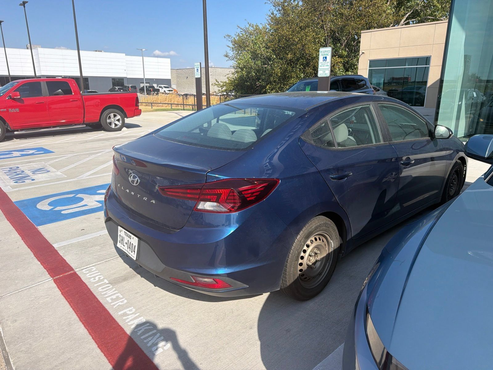 Used 2020 Hyundai Elantra SE w/ Cargo Package (C1) FWD image 5
