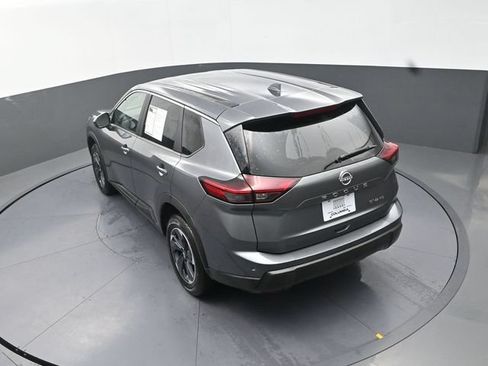 Used 2024 Nissan Rogue SV AWD/4WD image 15