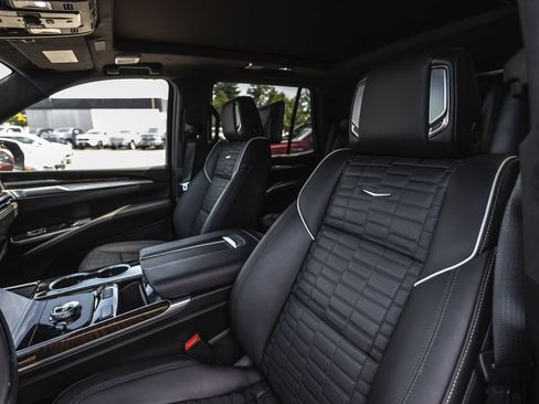 Used 2025 Cadillac Escalade Sport Platinum w/ LPO, Floor Liner Package AWD/4WD image 20