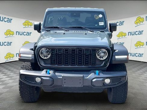 Used 2024 Jeep Wrangler Unlimited AWD/4WD image 2
