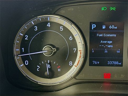 Used 2022 Hyundai Venue SEL image 21