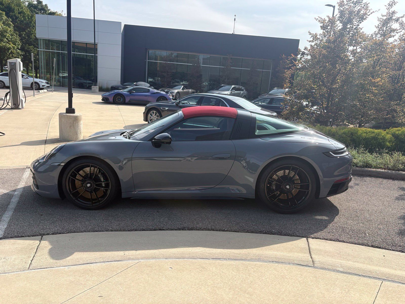 Used 2024 Porsche 911 Targa 4 GTS AWD/4WD image 2