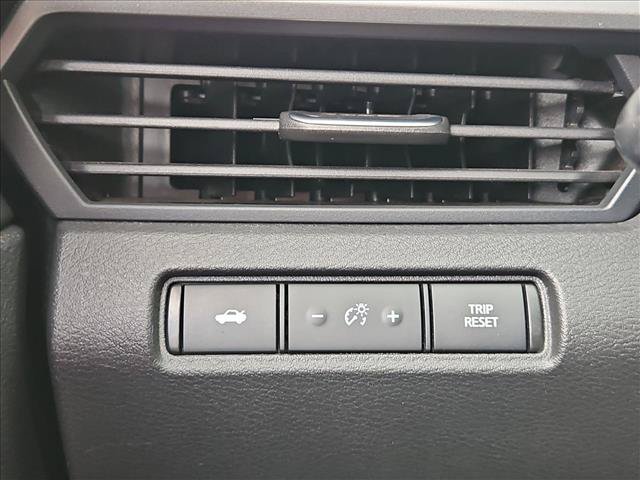 Used 2025 Nissan Altima 2.5 SV FWD image 15