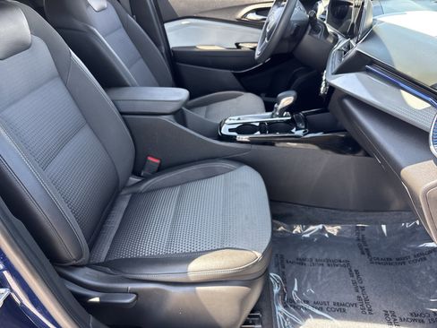 Used 2024 Chevrolet Trax LT FWD image 10