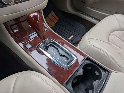 Used 2009 Buick Lucerne Super image 15
