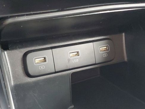 Used 2023 Kia Sorento LX image 15