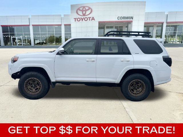 Used 2018 Toyota 4Runner SR5 Premium AWD/4WD image 2