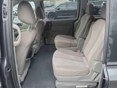 Used 2012 Kia Sedona LX FWD image 12