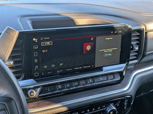 Used 2025 GMC Sierra 3500 SLT image 31