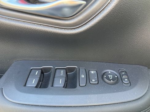 Used 2023 Honda HR-V LX image 5