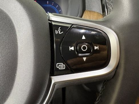 Used 2025 Volvo V90 B6 Cross Country Plus w/ Protection Package Premier image 24