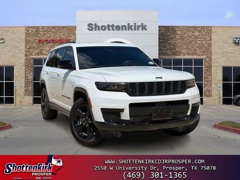 Used 2021 Jeep Grand Cherokee L Laredo RWD image 1