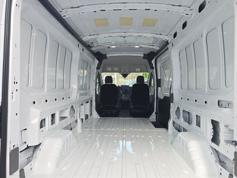 New 2026 Ford Transit 250 148 Medium Roof Extended AWD image 6