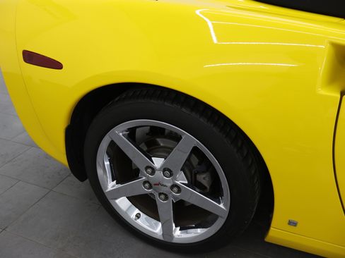 Used 2007 Chevrolet Corvette Convertible w/ Preferred Equipment Group RWD image 21