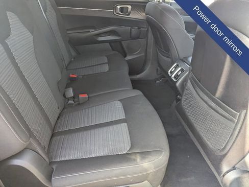 Used 2023 Kia Sorento LX FWD image 16