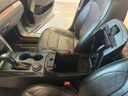 Used 2016 Ford Explorer Platinum AWD/4WD image 21