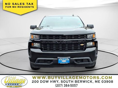 Used 2019 Chevrolet Silverado 1500 Custom w/ Custom Value Package AWD/4WD image 2