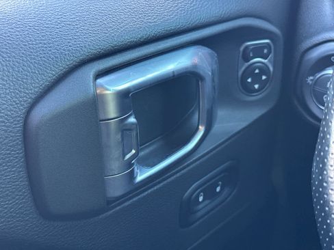 Used 2021 Jeep Gladiator Mojave image 23