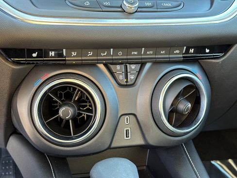 Used 2025 Chevrolet Blazer LT image 30