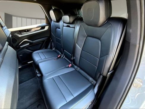 Used 2026 Porsche Cayenne image 21