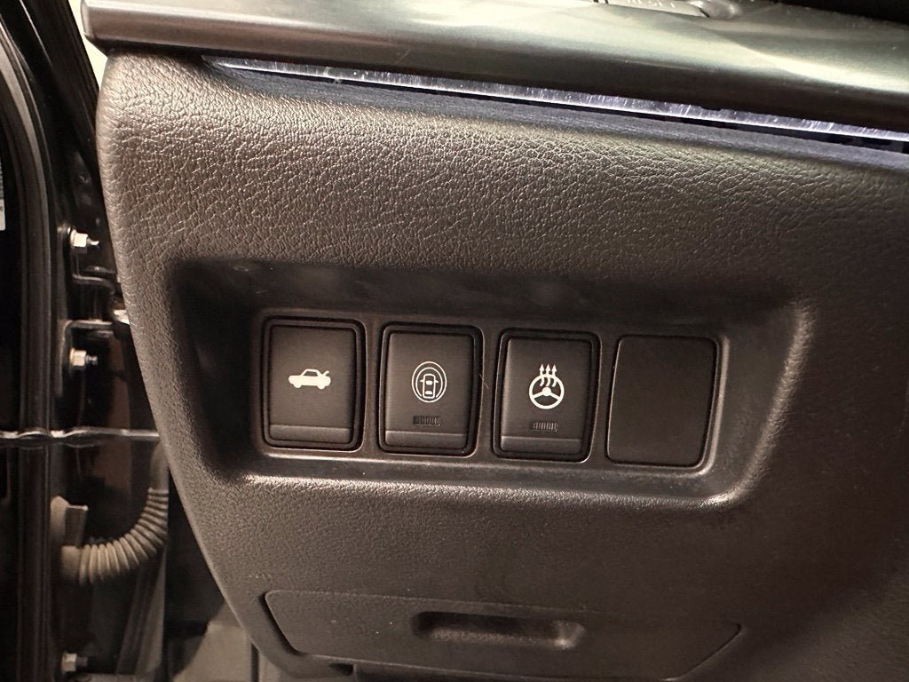 Used 2021 Nissan Maxima SR w/ Sport Mat Group FWD image 16