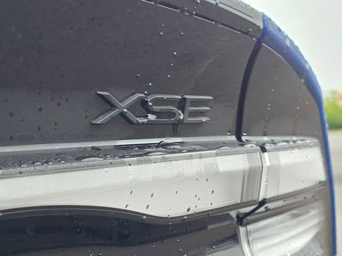 New 2025 Toyota Prius XSE image 17