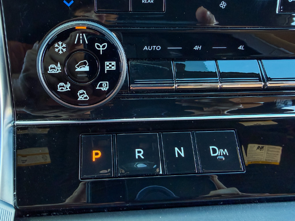Certified 2025 Nissan Armada SL AWD/4WD image 13