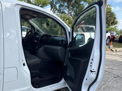 Used 2019 Nissan NV200 S w/ Cruise Control Package image 17