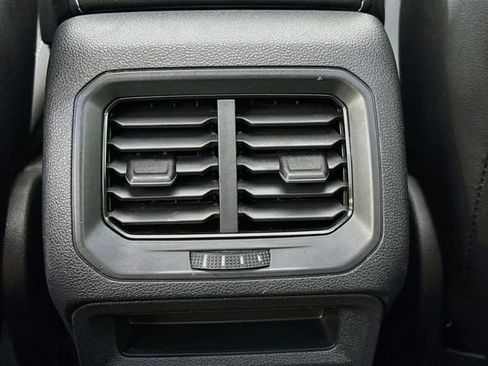 Used 2023 Volkswagen Tiguan SE AWD/4WD image 28