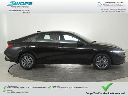 New 2026 Hyundai Elantra Hybrid FWD image 2