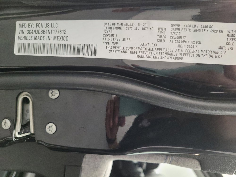 Used 2022 Jeep Compass Latitude FWD image 33