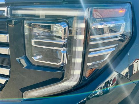 Used 2022 GMC Sierra 1500 SLT image 10