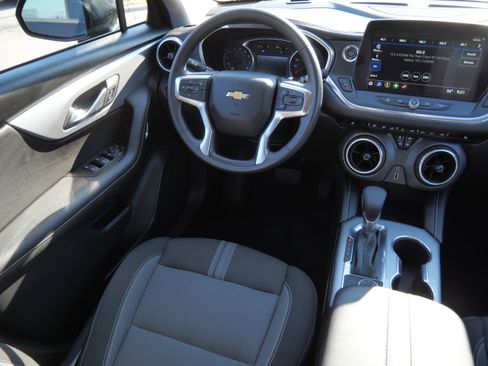 Used 2025 Chevrolet Blazer LT AWD/4WD image 9