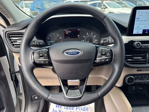 Used 2022 Ford Escape SEL image 12