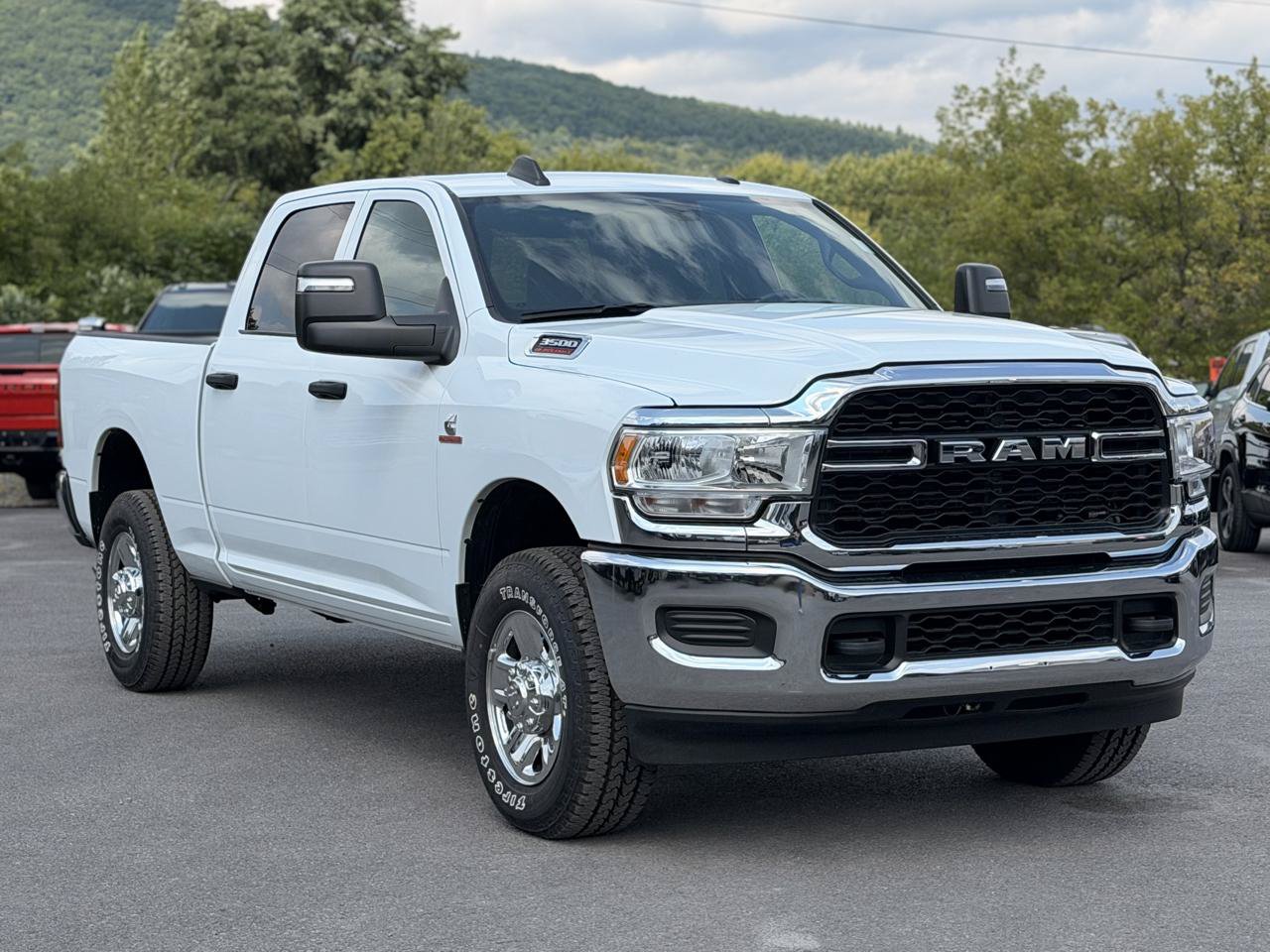 Used 2024 RAM 3500 Tradesman w/ Chrome Appearance Group AWD/4WD image 3