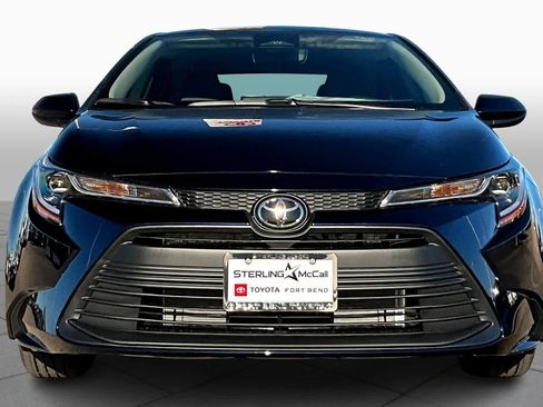 Used 2025 Toyota Corolla LE FWD image 3
