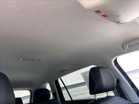 Certified 2023 Volkswagen Tiguan SE FWD image 29