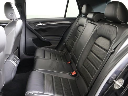 Used 2018 Volkswagen Golf R 4-Door image 34