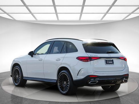 Certified 2023 Mercedes-Benz GLC 300 4MATIC image 2