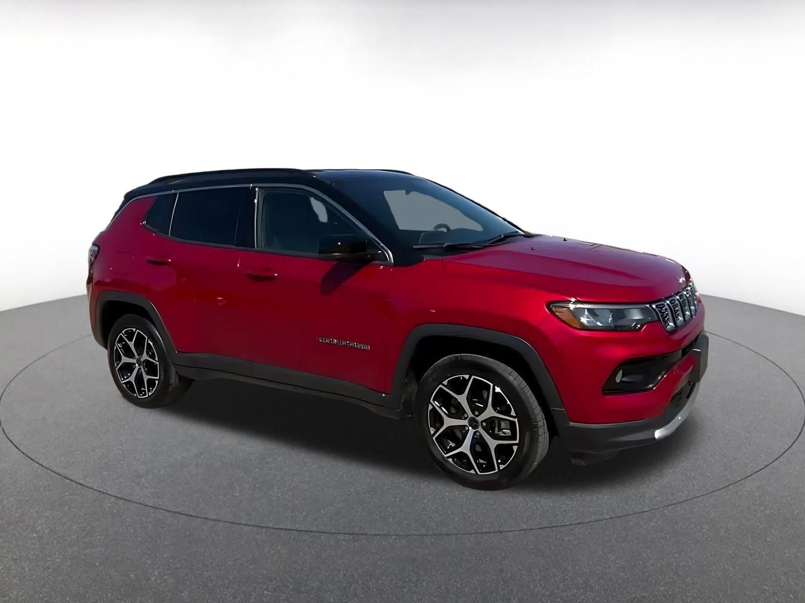 Used 2025 Jeep Compass Limited AWD/4WD image 2