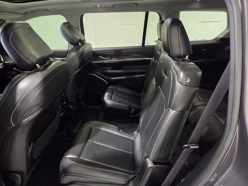 Used 2022 Jeep Grand Cherokee L Limited image 15