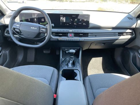 Used 2025 Kia K4 LXS image 40