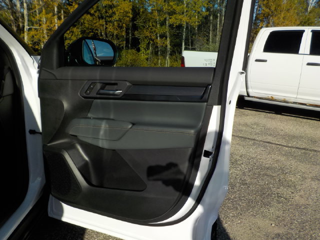 New 2027 GMC Terrain AT4 w/ Convenience Package III AWD/4WD image 24